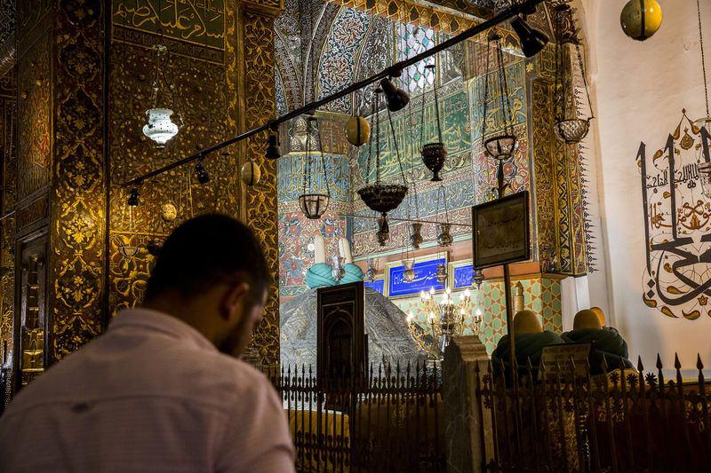 <p>Recep ayında, Regaip ve Miraç kandillerinin yaşandığına işaret eden Akpınar, Şaban ayının ortasında ise Beraat Gecesi'nin idrak edileceğini dile getirdi. Ramazan ayının da oruç ve teravihle geçtiğine dikkati çeken Akpınar, şunları dile getirdi: </p>

<p> </p>
