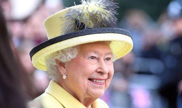 <p>Kraliçe Elizabeth, büyük çikolataların hayranıdır.</p>