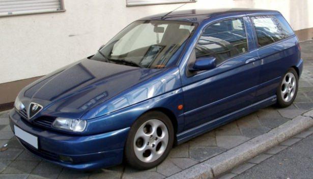 <p>Alfa Romeo 145</p>

<p> </p>
