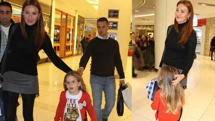 <p><strong>PINAR ALTUĞ VE YAĞMUR ATACAN'IN KIZI SU</strong></p>
<p>Su tam bir babasının kızı.</p>