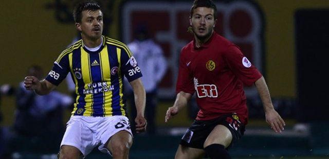 <p><strong>ORHAN ŞAM</strong></p>

<p>Fenerbahçe, Mustafa Pektemek'in rövanşını aynı gün Orhan Şam'ı transfer ederek aldı. Beşiktaş'ın da istediği G.Birliğili futbolcu 3,5 milyon Euro bonservis bedeliyle F.Bahçe'ye transfer oldu.</p>
