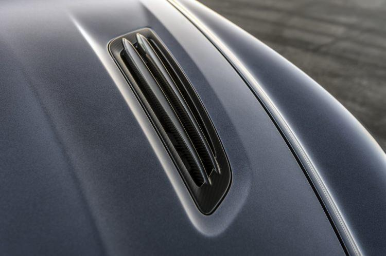<p>İngiliz Aston Martin ve İtalyan tasarım evi Zagato, ilk kez DB4 GT modeliyle başladıkları ve 1960'lı yıllardan beri sürdürdükleri ortaklığın son süper lüks otomobillerini tanıttı.</p>