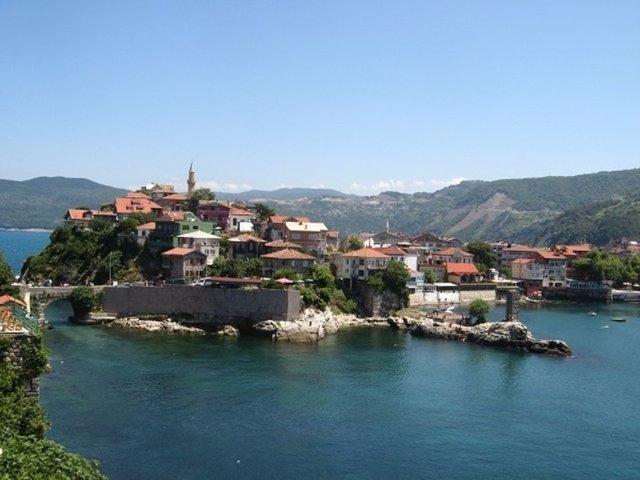 <p>İl: Bartın<br />
İlçe: Merkez<br />
Mahalle: Kemer Köprü<br />
Nüfusu: 9692</p>

<p> </p>
