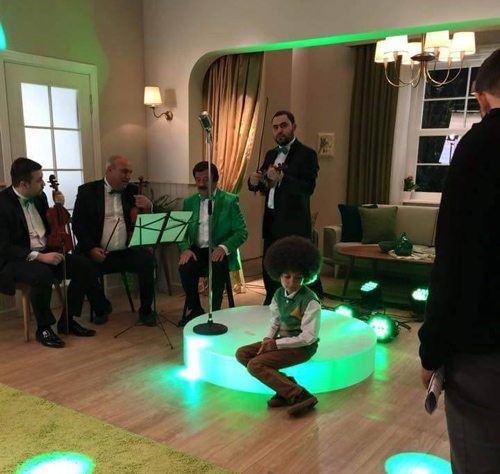 <p>Şimdilerde 'K&uuml;&ccedil;&uuml;k Ağa' dizisindeki 'Memocan' karakteriyle dikkatleri &uuml;zerine &ccedil;eken 9 yaşındaki Emir Berke,</p>

<p>&nbsp;</p>
