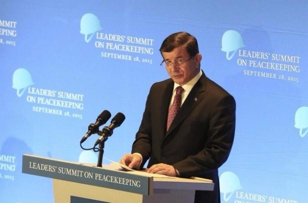 <p>Başbakan Ahmet Davutoğlu'nun, New York'ta düzenlenen Birleşmiş Milletler Genel Kurulu görüşmeleri kapsamındaki programı yoğun geçiyor. Davutoğlu BM Genel Sekreteri Ban Ki Moon dışında, 18 lider ile bir araya geldi.</p>
<p> </p>