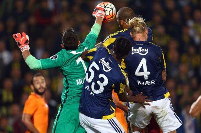 <p>FERNANDO MUSLERA</p>

