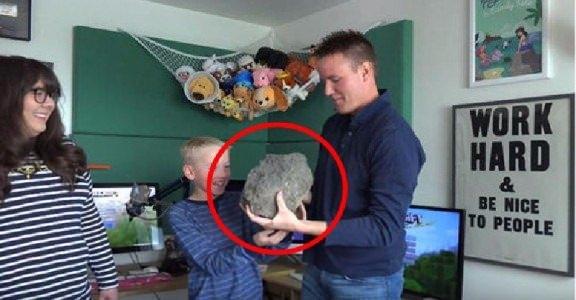 <p>Açık artırma sitesinden aldığı taşın içinden çıkanla şok oldular...</p>

<ul>
</ul>
