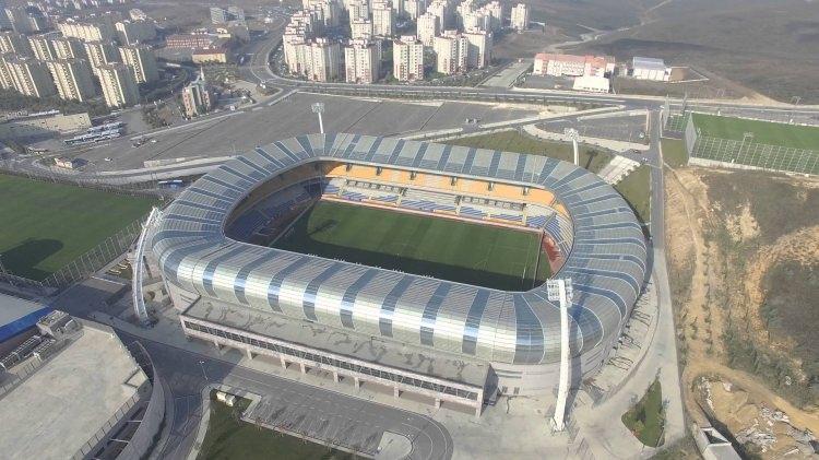 <p>Başekşehir Fatih Terim Stadı(Kapasite yetersiz)<br />
Kapasite: 17.800</p>
<p></p>