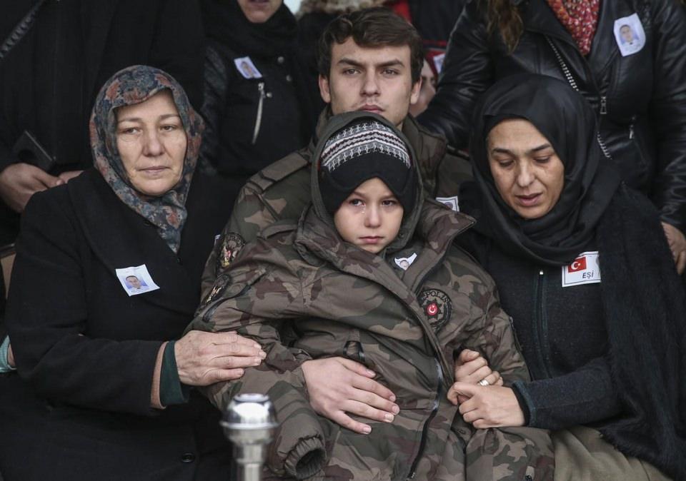<div>Cenaze törenine, İçişleri Bakan Yardımcısı Sebahattin Öztürk, Emniyet Genel Müdürü Celalettin Lekesiz, askeri yetkililer ile Güneş'in mesai arkadaşları katıldı.</div>

<div> </div>
