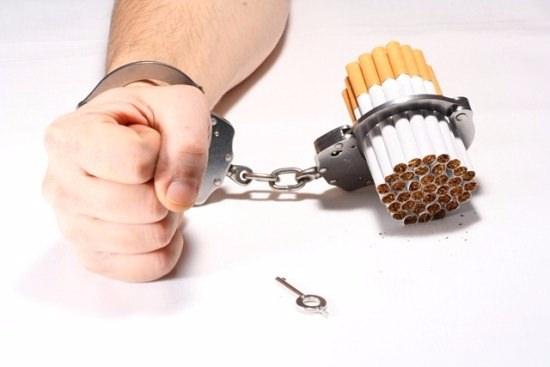 <p>Bu izler, sigara içenlerin çocuklarını, hatta torunlarının sağlığını bile olumsuz etkiliyor.</p>