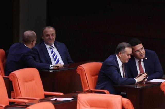 <p>Dün sabaha kadar süren görüşmelerle kabul edilen torba yasanın getirdiği düzenlemeler şöyle:</p>
<p> </p>