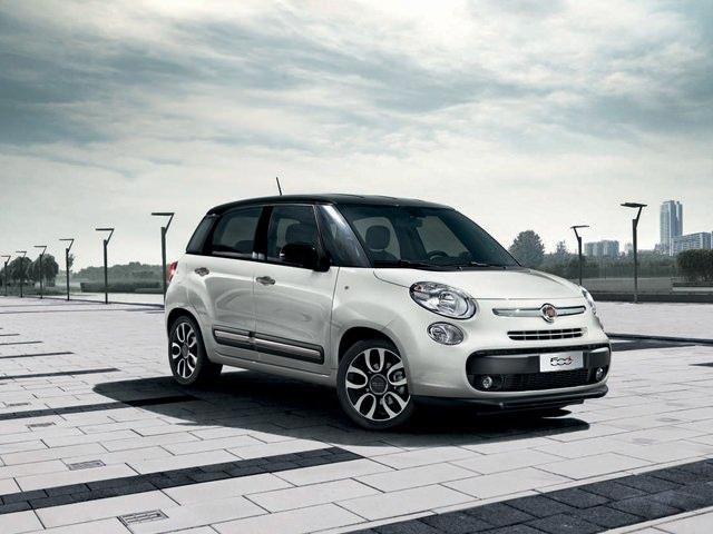 <p>Fiat 500L</p>
<p>2017 çıkışlı başlangıç fiyatı: 72.900 TL<br />
2016 çıkışlı başlangıç fiyatı: 63.900 TL </p>