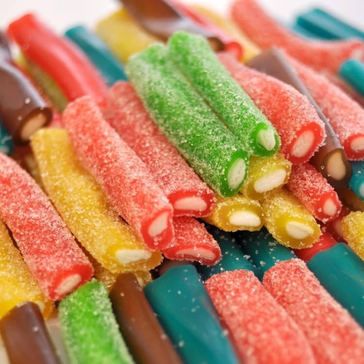 <p>Şeker ve şeker ürünleri</p>

<p>Uzun süreli şeker kullanımı nörolojik problemlere sebep olur...</p>
