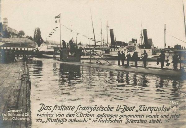 <p>Aralarında İstanbul'un eski yıllara ait fotoğrafların yanı sıra bazı Osmanlı padişahının hiç bilinmeyen resimleri yer alıyor.</p>

<p>Türkler tarafından ele geçirilen Fransız denizaltısının Türk hizmetine geçişi</p>
