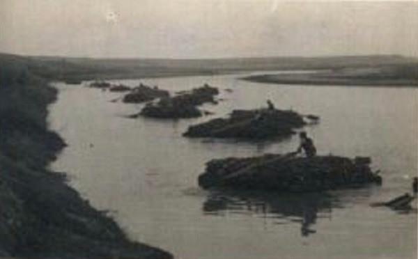 <p>Diyarbakır&rsquo;ın Sur il&ccedil;esine y&ouml;nelik kentsel d&ouml;n&uuml;ş&uuml;m projesinin detayları belli oldu. 9 bin binadan tarihi ve k&uuml;lt&uuml;rel &ouml;neme sahip bin tanesi koruma altına alınacak.</p>
