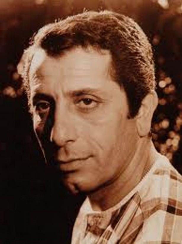 <p>Nejat Uygur</p>

