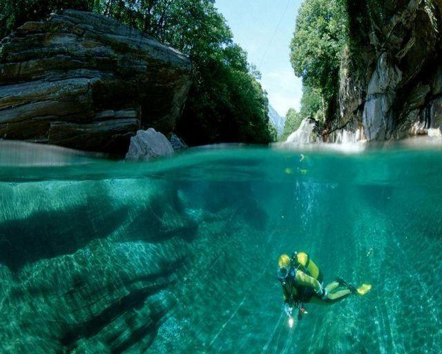 <p>Verzasca Nehri, İsviçre Alpleri...</p>
<p> </p>