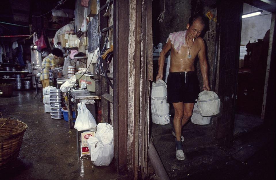 <p>20. yüzyıl boyunca Hong Kong'un yanında büyüyen 'Kowloon Walled City' aslında eski bir Çin askeri kalesiydi...</p>

<p> </p>
