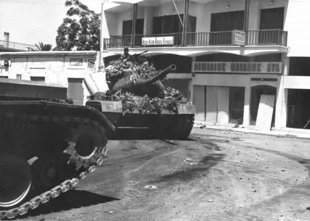 <p>Girne Caddelerinde İlerleyen Türk Tankları</p>
<p> </p>