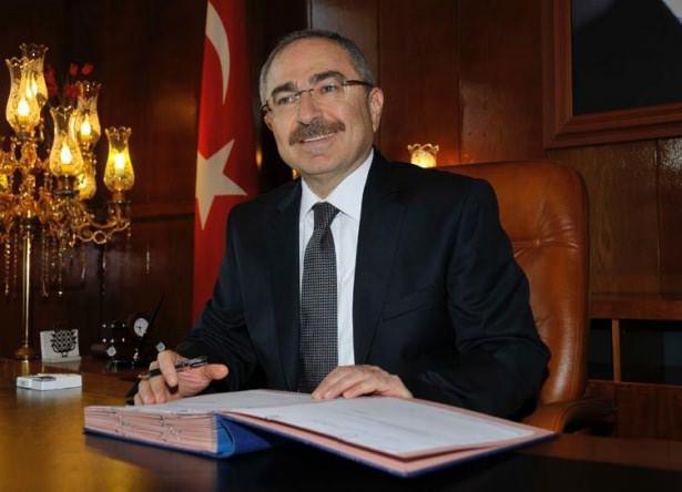 <p>Kırklareli Valisi Mustafa Yaman Balıkesir Valisi</p>
<p> </p>