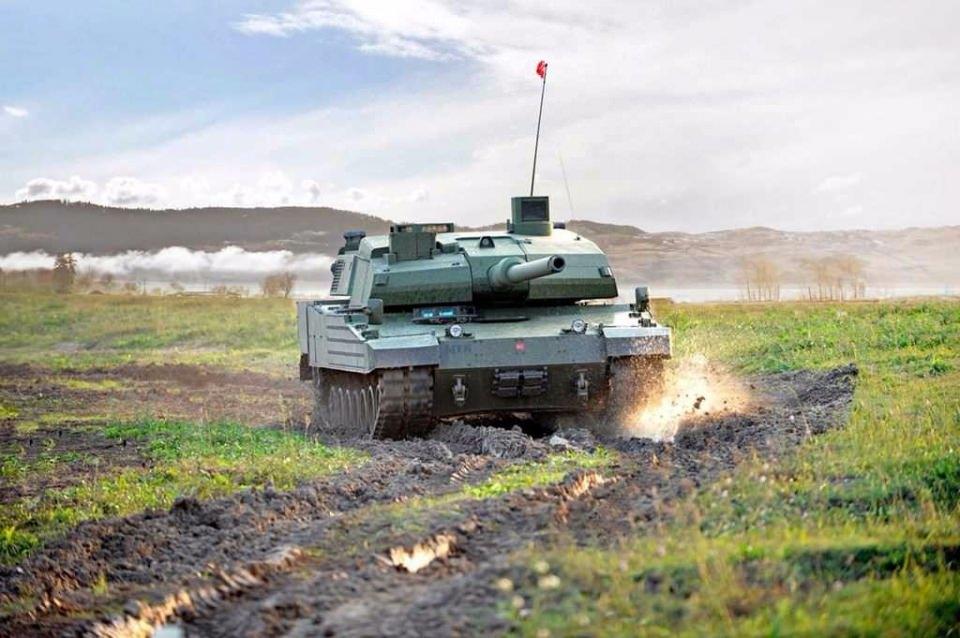 <p>Tank, her türlü tehdide karşı kompozit/reaktif zırhlar ve mürettebatın kimyasal, biyolojik, radyoaktif ve nükleer tehditlerin bulunduğu ortamlarda görev yapmasına olanak sağlayan sistemlerle korunuyor.</p>

<p> </p>
