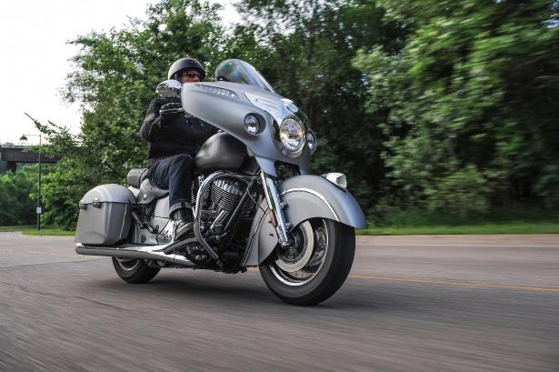 <p>Indian; Midsize, Cruiser, Bagger ve Touring kategorilerinde 2016 model Scout Sixty ve Chief Dark Horse’un yanı sıra Scout, Chief Classic, Chief Vintage, Chieftain ve Roadmaster modellerini ilk kez görücüye çıkarıyor.</p>
