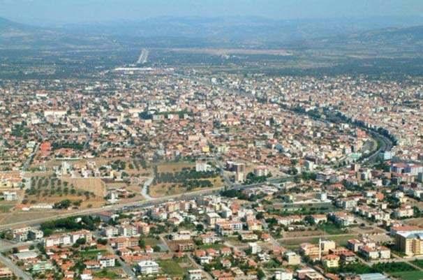 <p><strong>Akhisar, Manisa</strong></p>

<p>Nüfus: 166.129</p>
