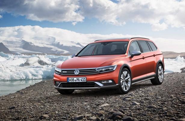 <p>Volkswagen'in Dost Drive avantajları Mart ayı sonuna kadar devam ediyor.</p>
<p>Volkswagenim.com adresine girerek kendisi ve tanıdığıyla ilgili bilgileri içeren Dost Drive formlarını doldurarak kampanyaya katılma hakkı kazanan Volkswagen tutkunları, Volkswagen'in Passat ve Passat Variant hariç tüm modellerinde yüzde 3 oranında indirimlerden yararlanabiliyor.</p>