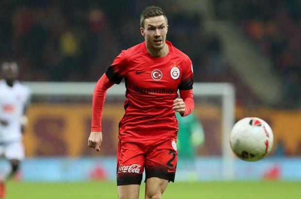 <p><strong>LINNES </strong></p>

<p> </p>

<p>Molde'den transfer edilen Linnes, sağ bekte beklenen performansa bir türlü ulaşamadı. Norveçli oyuncu 26 maçta forma giydi, 1 gol 4 asistle oynadı. (Hürriyet)</p>
