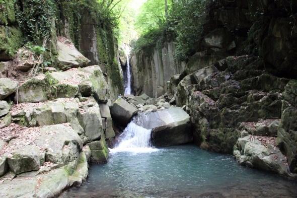 <p> Zonguldak’ın Ereğli ilçesine bağlı Kayalıdere Köyü’nde bulunan Kayalıdere şelaleleri turizme açılmayı bekliyor.</p>

<p> </p>
