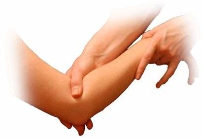 <p>Dirsek ve topuklarınızın sertleşmesini istemiyorsanız, bir dilim limon ile ovun.. Böylece yumuşacık olacaklardır.</p>