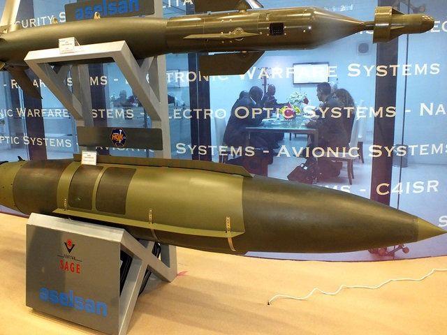 <p>Akıllı bombalar düşman sahasına girmeden ateşleniyor ve lazer ya da GPS aracılığıyla güdümlenerek hedefine ulaşıyor. </p>

<p> </p>

<ul>
</ul>

<ul>
</ul>

<p> </p>
