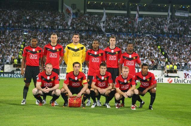 <p>Rio Ferdinand'ın, "Yaşadığın en iyi deplasman atmosferi hangisiydi?" sorusuna yanıtı:<br />
<br />
<strong>"Gördüğüm en iyi deplasman atmosferi kesinlikle Beşiktaş ile oynadığımız maçtaydı. O maçta oynamamıştım, ancak arkadaşlarımı desteklemek için tribündeydim. Sahadaki mücadeleden çok, taraftarları izledim. İnanılmaz bir geceydi."</strong></p>
