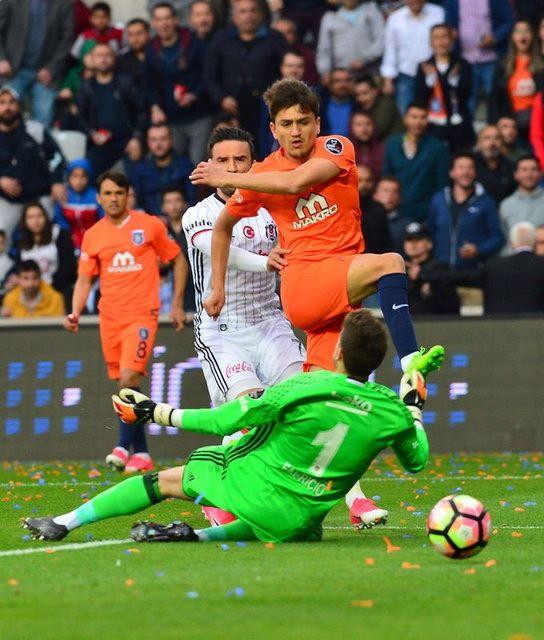 <p>- İnşallah Cengiz Ünder, 3 büyüklere gelmeden direkt yurtdışına gider.</p>