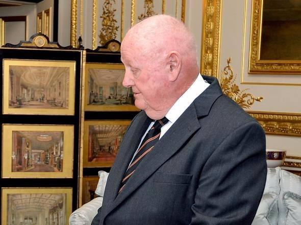 <p>John ve Jacqueline Mars <br />
<br />
Net varlığı: 32.4 milyar dolar <br />
<br />
Yaş: 77 ve 81 <br />
<br />
Ülkesi: ABD <br />
<br />
Şirket ismi: Mars Inc.</p>
