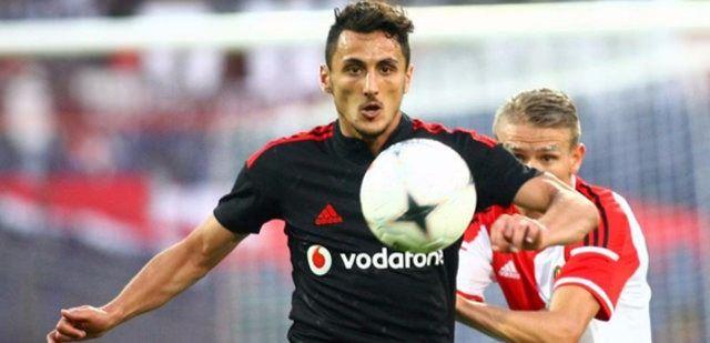 <p><strong>MUSTAFA PEKTEMEK</strong></p>

<p>Gençlerbirliği'nden Mustafa Pektemek'i istediklerini Lig TV'de resmen dile getiren Fenerbahçe Başkanı Aziz Yıldırım'ın açıklamasının hemen ertesi gününde Beşiktaş, golcü futbolcuyu 4 milyon Euro bonservis bedeliyle renklerine bağladı.</p>
