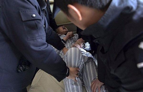 <p>Chen, halen hasta olduğunu ve hastanede kalacağını belirterek eve gitmeyi reddetti.</p>

<p> </p>
