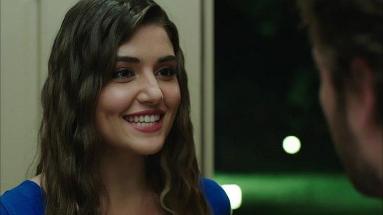 <p>Hande Erçel - 22</p>

<p> </p>
