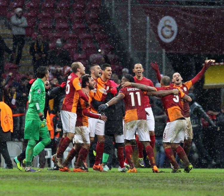 <p>Galatasaray'ın Juventus'u 1-0 yendiği karlı havadaki muhteşem maç, sarı-kırmızılı takımın yakın tarihindeki en önemli zaferlerden biriydi.</p>

