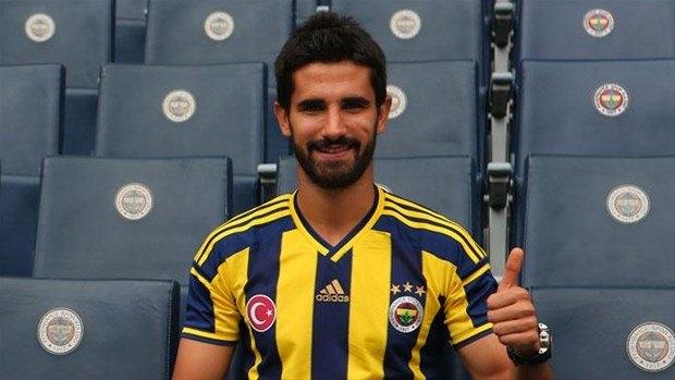 <p><strong>Advocaat'ın karşı planı ne olacak? </strong></p>
<p>Galatasaray'ın oyunu belirleyici. Bence Beşiktaş maçındaki gibi önce basarak başlayacak. Advocaat'ın buna karşı planı ne olacak bakacağız. Kanatta santrafor mu oynatacak yoksa Alper'i mi alacak.</p>