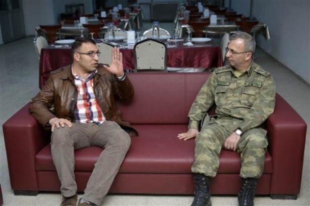 <p>Daha sonra ikiz kardeşinin şehit düştüğü Keri Tepe'ye doğru askeri araçlarla yola çıkan Gürdal, kartal yuvası görünümündeki Keri Tepe Hudut Bölüğü'nde Mehmetçik tarafından ağırlandı. Gürdal, Tabur Komutanı Yarbay Nevzat Bilir ve görevli askerlerle öğle yemeğini yedikten sonara birliği dolaştı.</p>