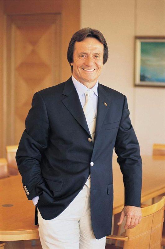 <p>20 Ahmet Nazif Zorlu Zorlu Holding 1.200</p>
