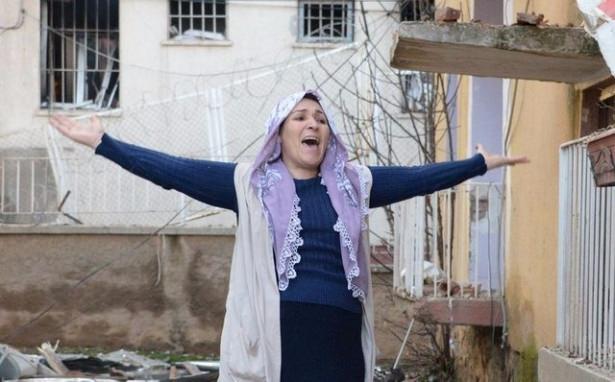 <p>Gözaltına alınan 2 şüphelinin sorgusuysa sürüyor.</p>
<p> </p>