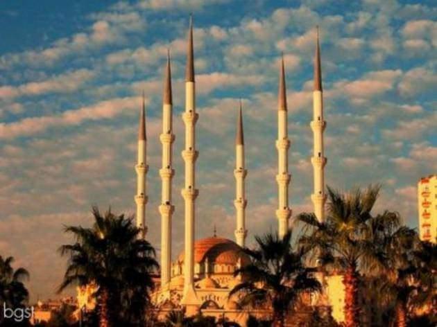 <p>MERSİN MUĞDAT CAMİİ</p>

<p> </p>
