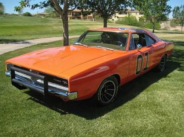 <p>The Dukes of Hazard<br />
General Lee'nin Dodge Charger'ı<br />
450 bin dolar</p>
