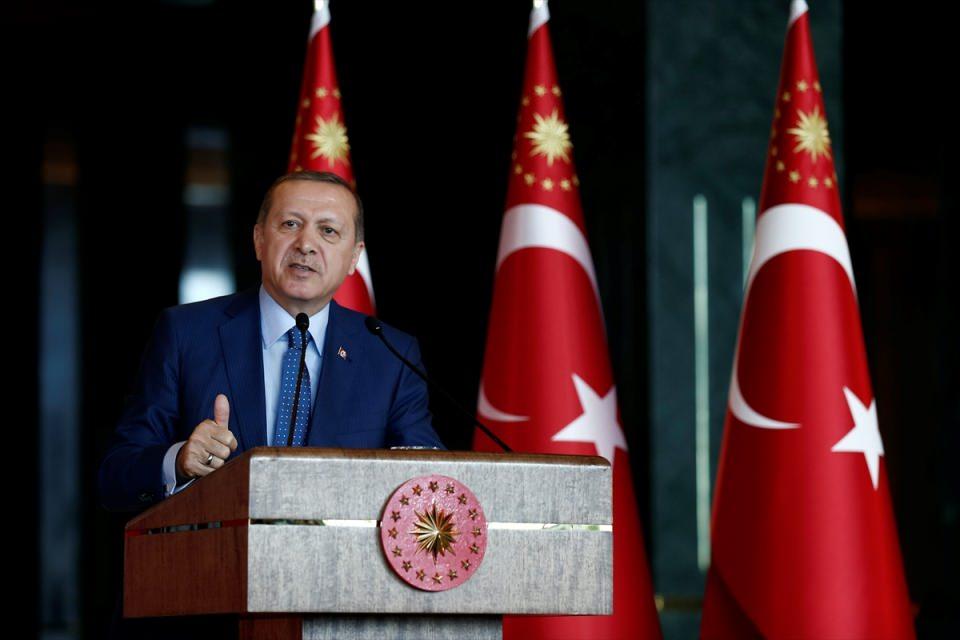 <p>Cumhurbaşkanı Recep Tayyip Erdoğan, Cumhurbaşkanlığı Külliyesi'nde "Dünya Kadınlar Günü" resepsiyonu verdi. Erdoğan, burada bir konuşma yaptı.</p>
<p> </p>