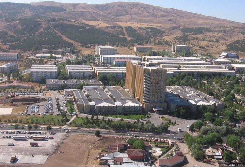 <p>Cumhuriyet Üniversitesi: 22 akademik personel alacak. Son başvuru 16 Mayıs.</p>

<p> </p>
