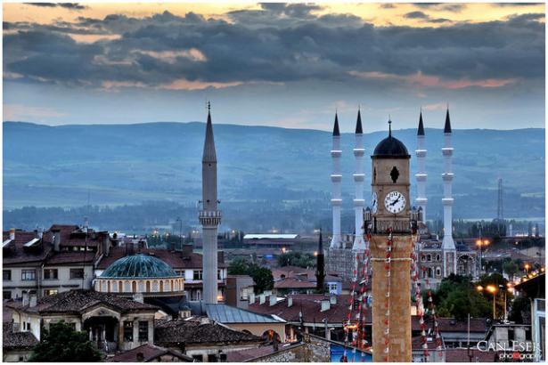 <p>ÇORUM<br />
Toplam Nakdi Krediler (Bin TL): 5.236.764<br />
Takipteki Alacaklar (Bin TL): 159.714<br />
Takipteki Alacaklar/Toplam Nakdi Krediler (%): 3,05</p>