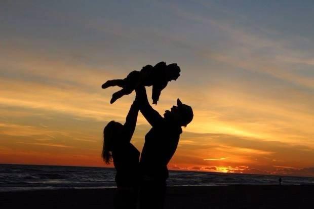 <p>İtfaiye aracının arka kısmını yeniden dizayn eden &ccedil;ift seyahatleri boyunca burada konakladı ve bu sayede otel masraflarından kurtuldu.</p>

<p>&nbsp;</p>
