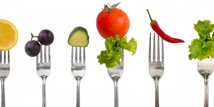 <p>Bu sebepten ara öğünleri ihmal etmeden çalışma saatlerine göre ayarlamanız gerekir. Uzun süre aç kalmak metabolizmanın yavaşlamasına neden olur. </p>